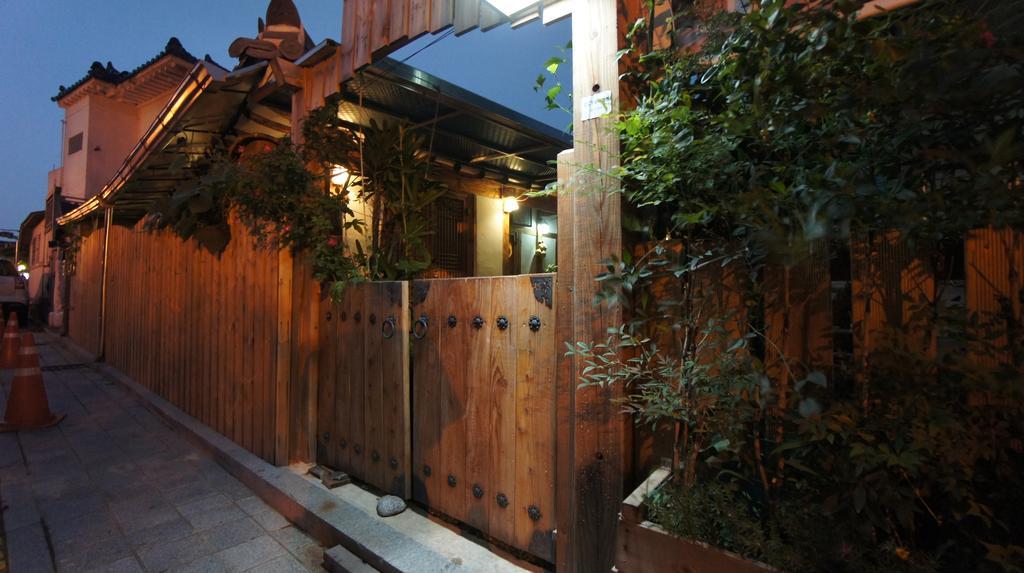 1928 Suimmaru Hanok Guesthouse Чонджу Екстер'єр фото