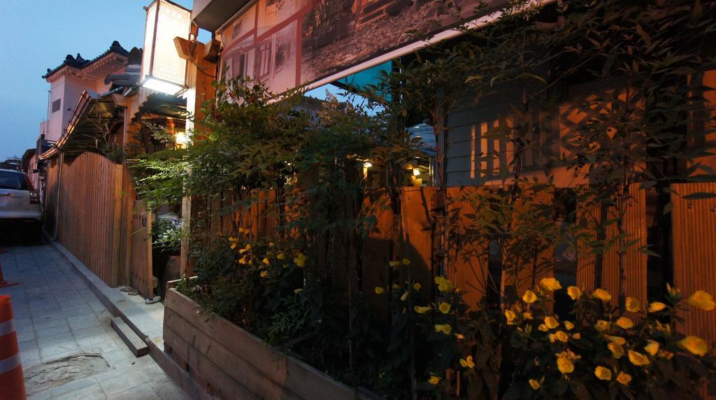 1928 Suimmaru Hanok Guesthouse Чонджу Екстер'єр фото